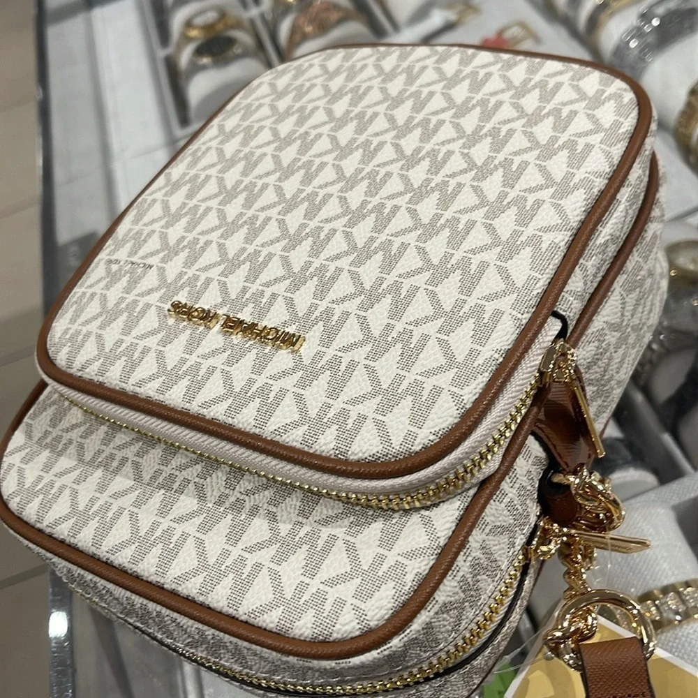 MICHAEL KORS Jet Set Travel Md NS Logo Crossbody Flight Bag Messenge Vanilla NWT